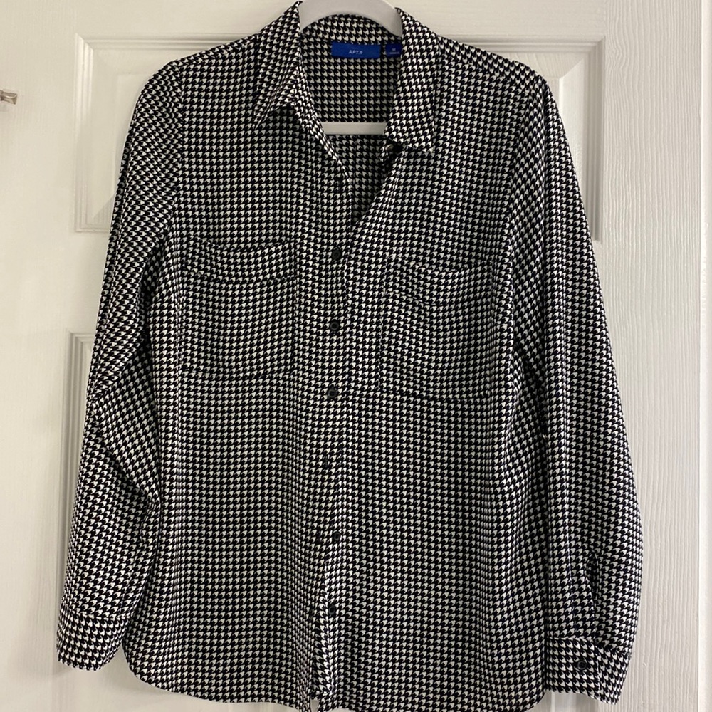 Black and white houndstooth pattern blouse